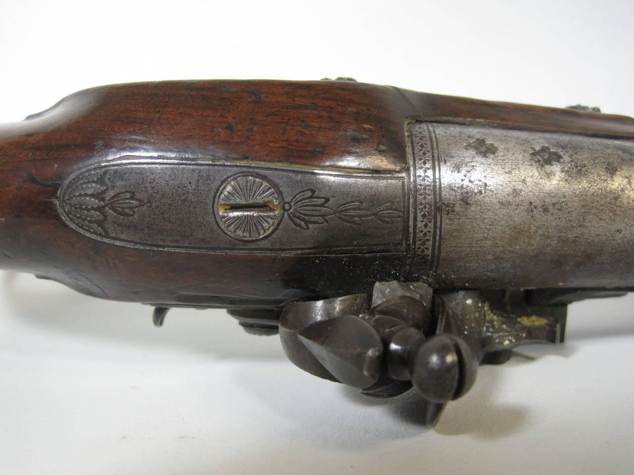 British Flintlock Pistol, Osborn Gunby and Company, Early 19th Century In Good Condition In Hamilton, Ontario