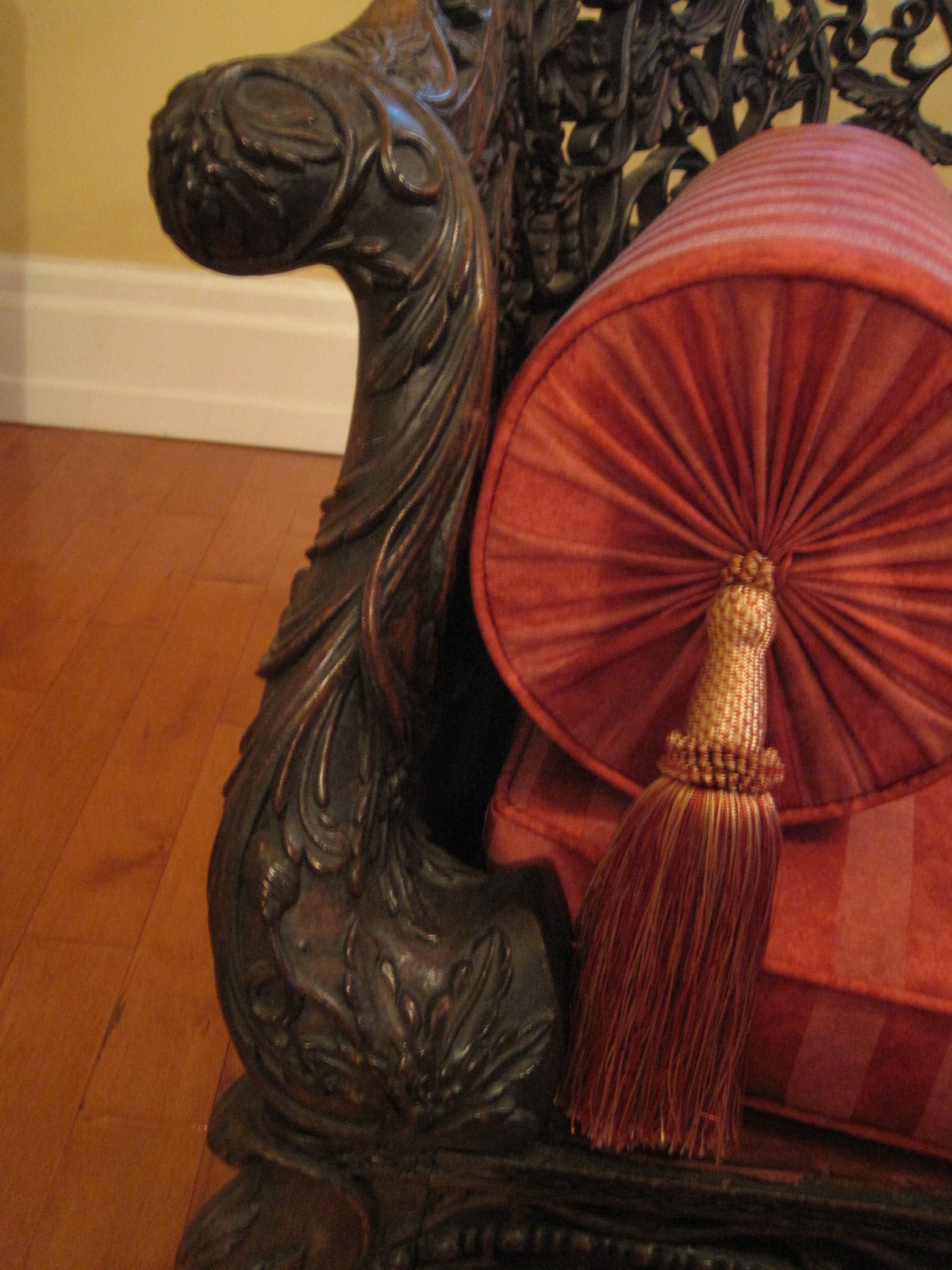 Anglo-indien Canapé anglo-indien, fin du 18e ou début du 19e siècle Bois de rose sculpté en vente