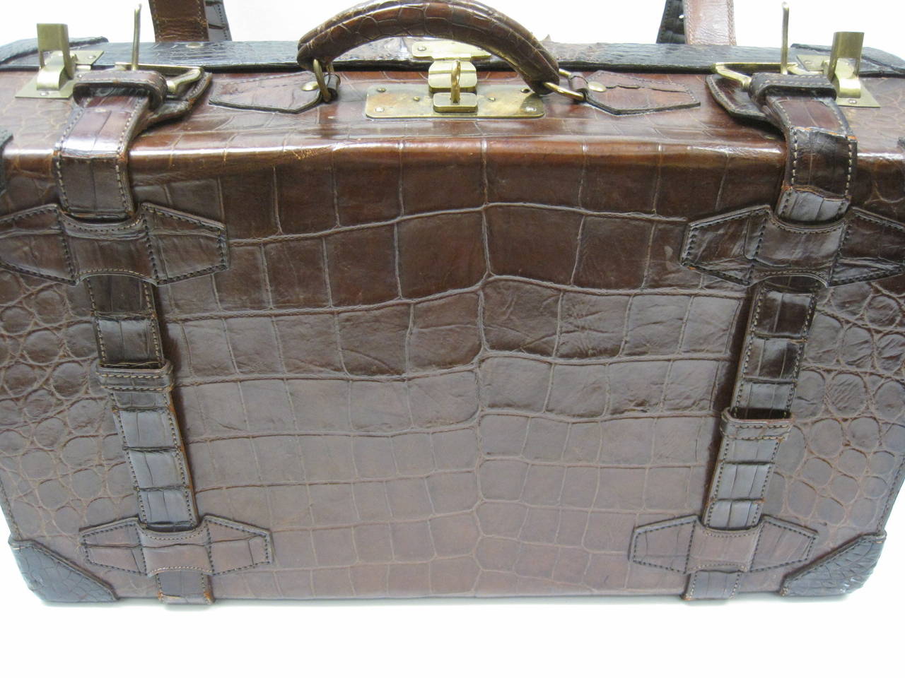 19th Century Alligator Suitcase In Good Condition For Sale In Hamilton, Ontario
