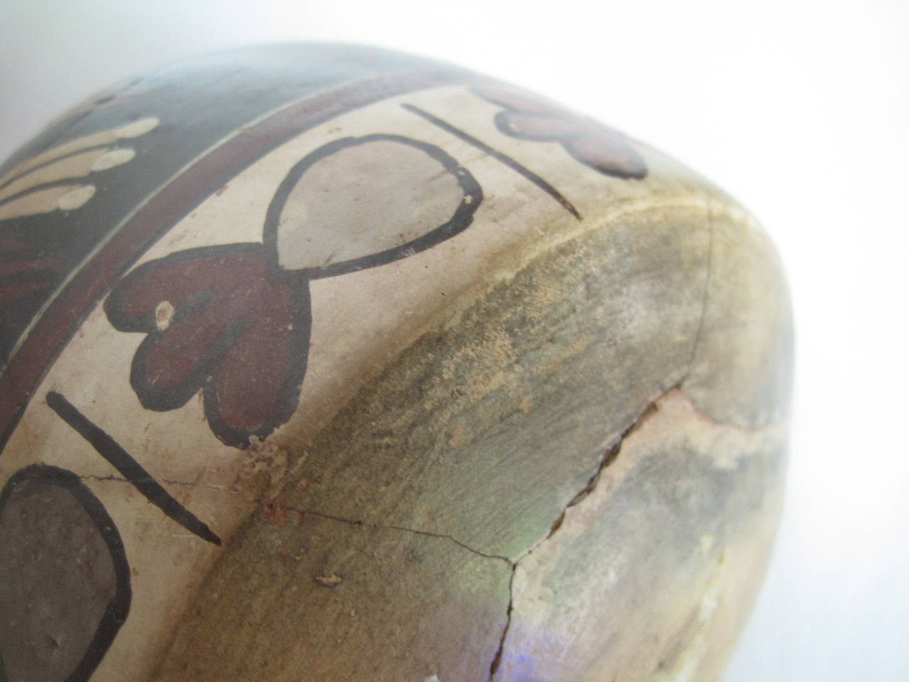 Pre-Columbian Nazca Polychromed Pottery Vessel, circa 100 B.C In Fair Condition In Hamilton, Ontario