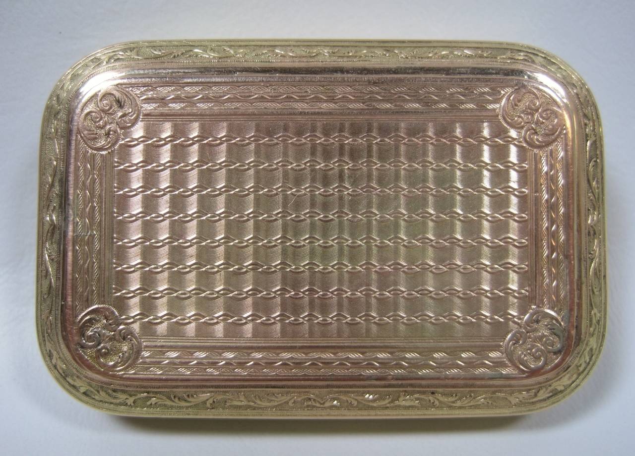 14-Karat Two-Tone Gold Snuff Box, 19th Century 2