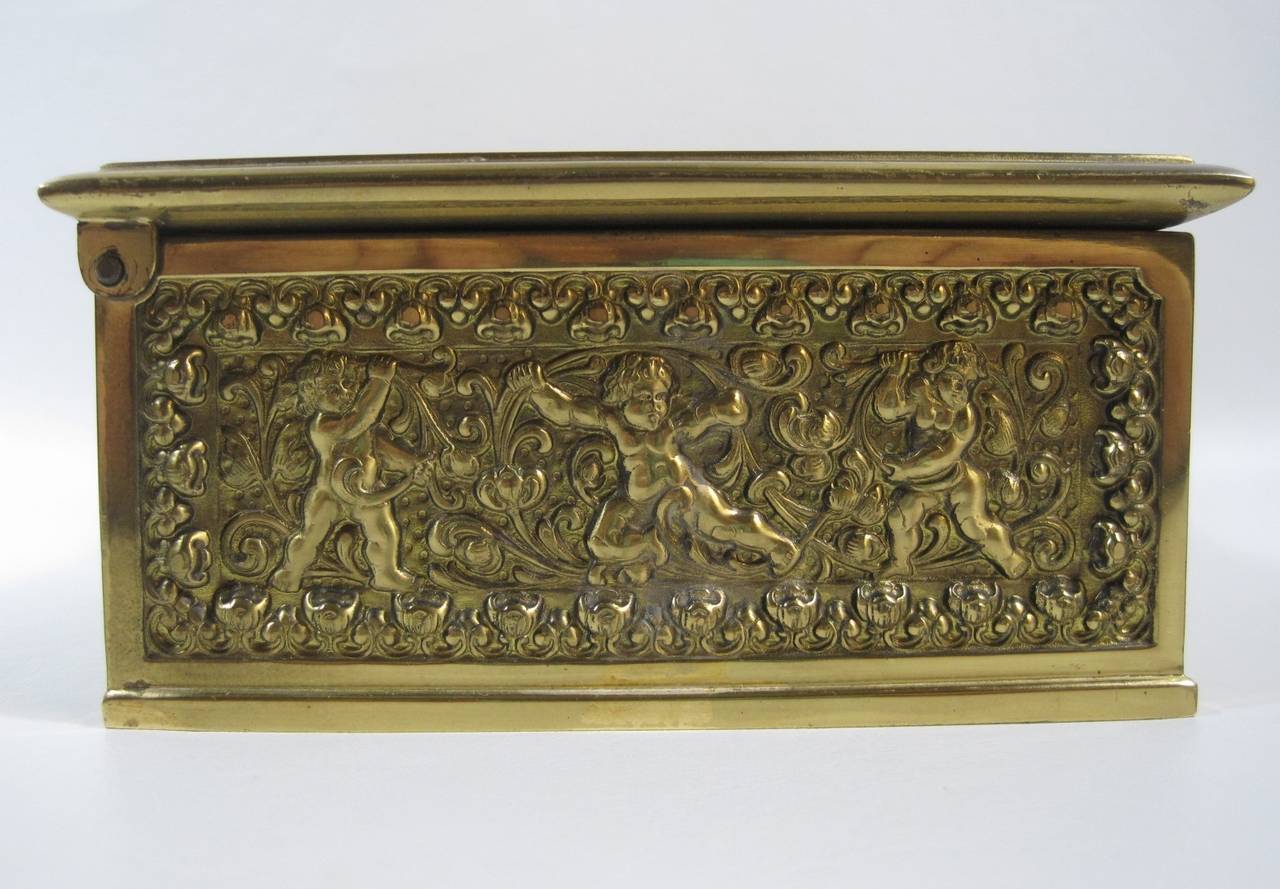 Erhard & Söhne Art Nouveau Messing Repousse Tabak oder Schmuck-Box (Deutsch)