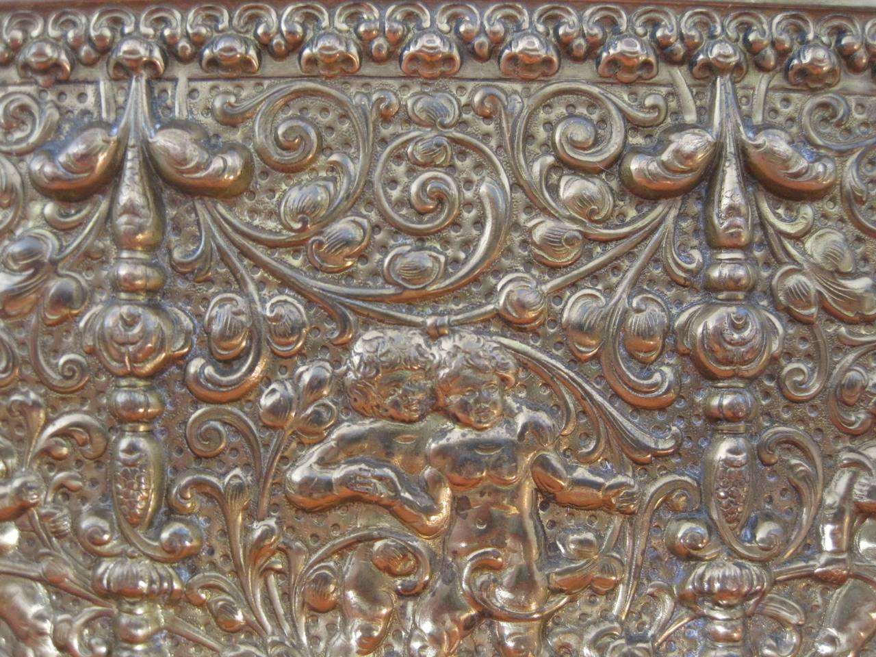 Erhard & Söhne Art Nouveau Messing Repousse Tabak oder Schmuck-Box (20. Jahrhundert)