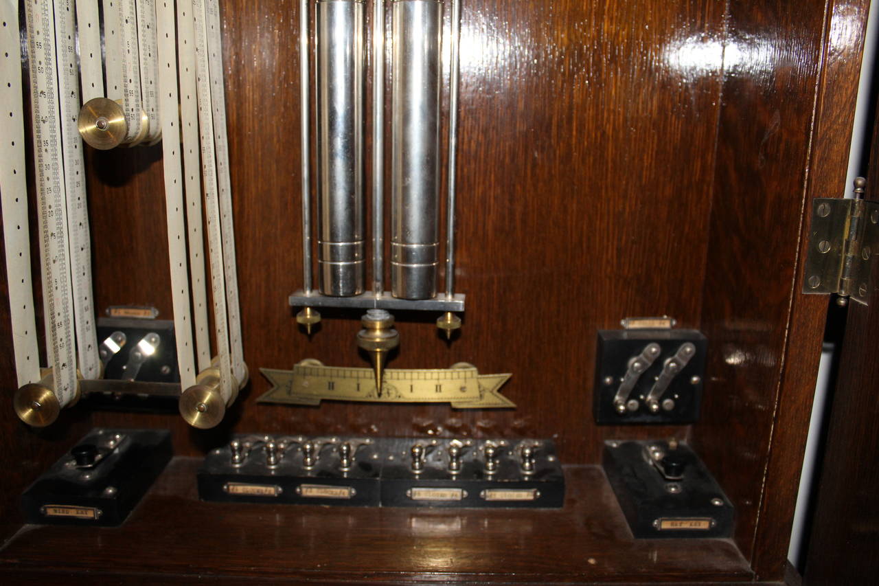 Standard Electric Master Clock, Machine Age In Good Condition For Sale In Hamilton, Ontario