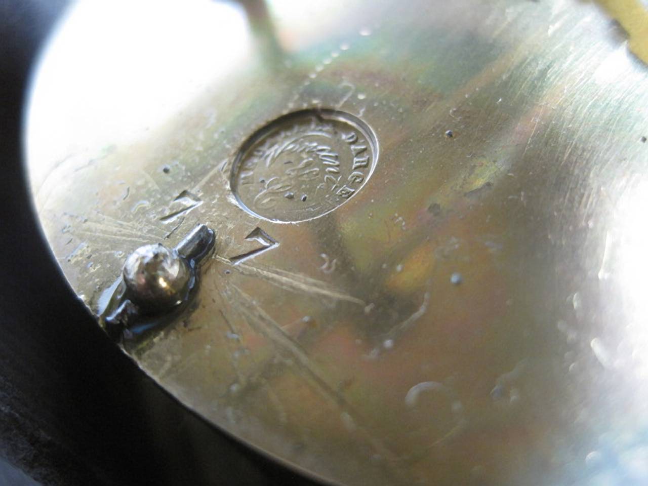 Französische Portico-Uhr des 19. Jahrhunderts mit Knochenintarsien im Angebot 1