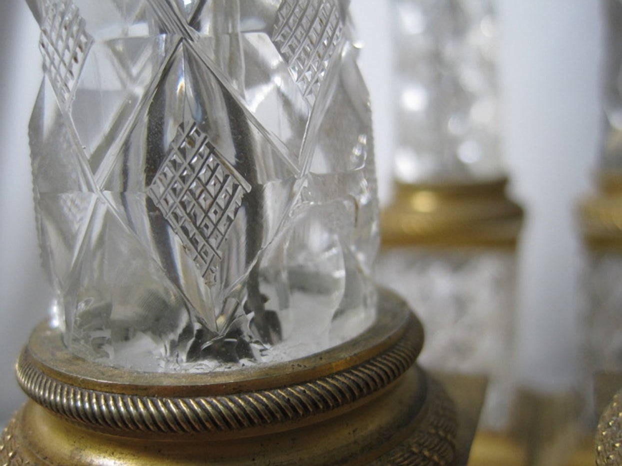 Garniture d'horloge en cristal de Baccarat, Empire français avec bronze doré en vente 5