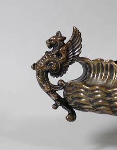 Early 19th Century French Empire Small Bronze Centerpiece Bowl with Griffins