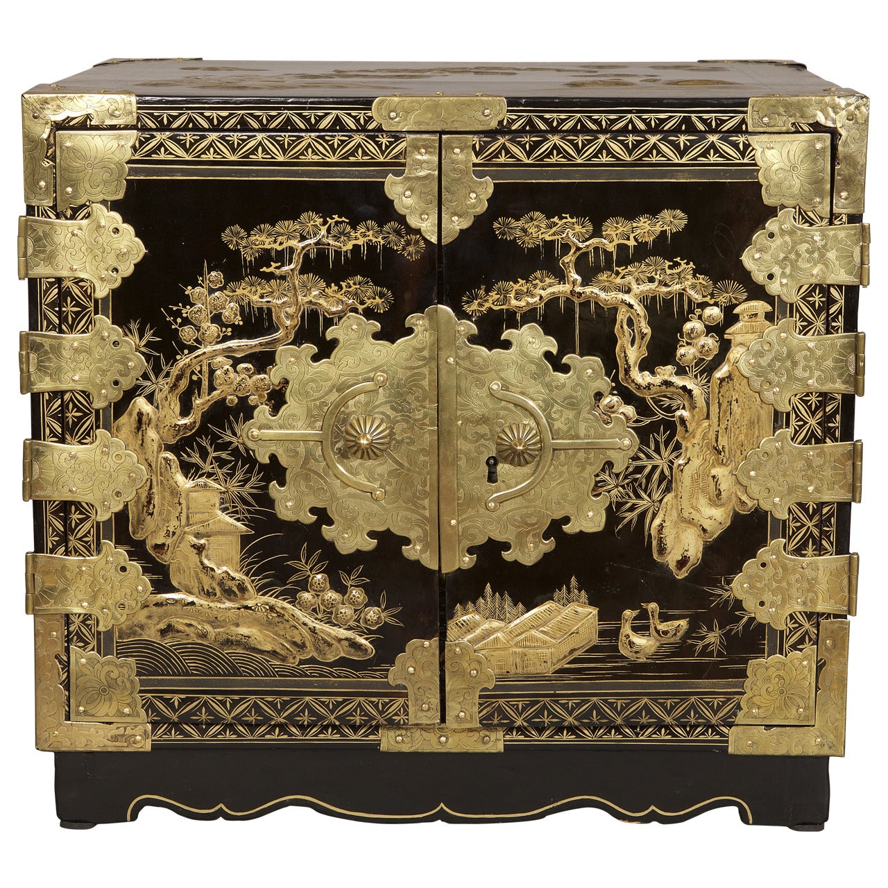 18th Century English Lacquer Cabinet For Sale