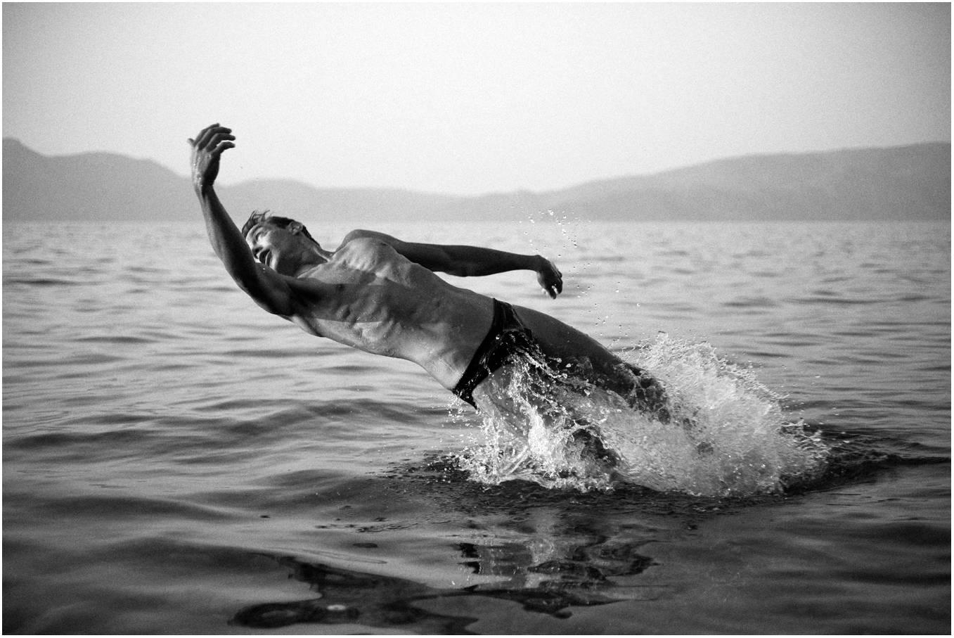 Kim de Molenaer is a contemporary photographer based in Belgium and Greece. His works are reminiscent of Sally Mann, Jock Sturges, and Bruce Weber. He captures his human subjects in moments of vulnerability, either staged or improvised, and places
