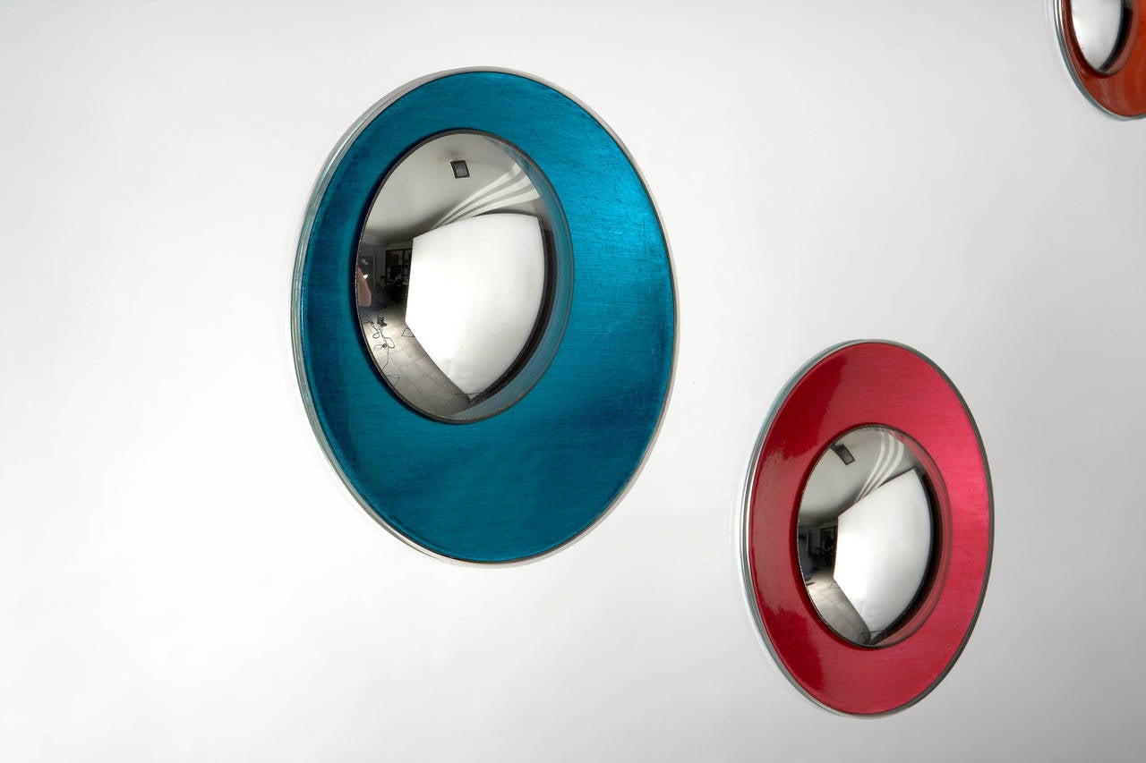 Odyssée mirror.
Cat-Berro, edition 2008.
Mirror. Colored varnished aluminum leaves. Convex mirrors.
Measures: L: 60