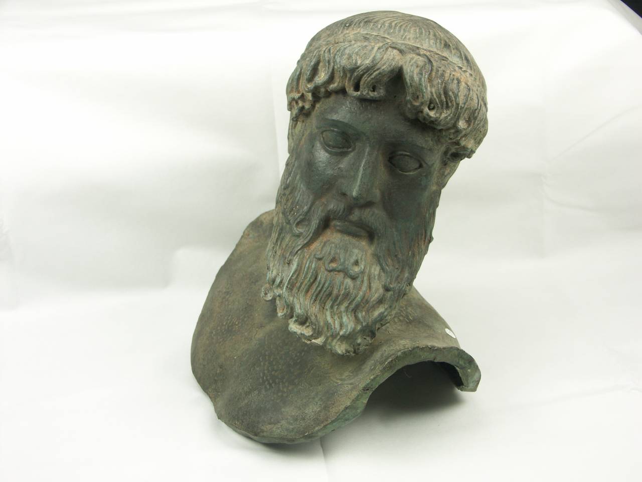 Very rare bronze Bust of Zeus. Excellent condition. Heavy piece.
Probably last 19th.