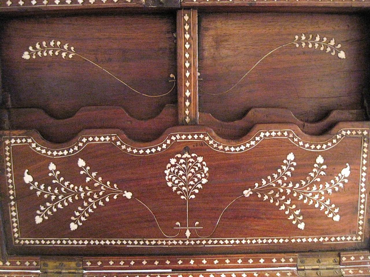 Early 19th Century Anglo-Indian Rosewood Writing Desk, India, circa 1825 For Sale