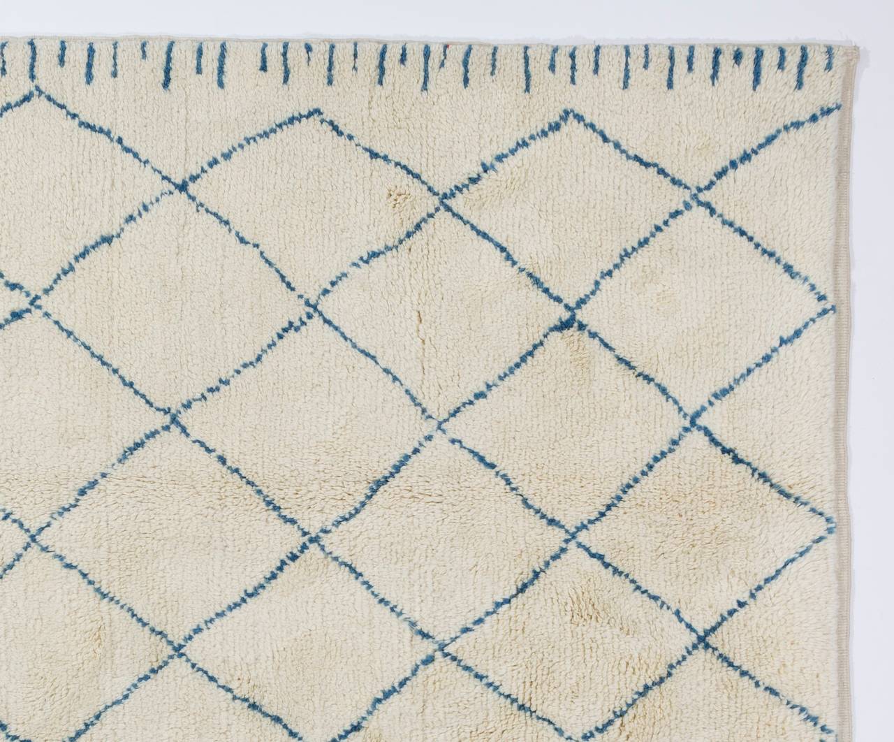 Hand-Knotted Contemporary Moroccan Wool Rug in Ivory and Blue