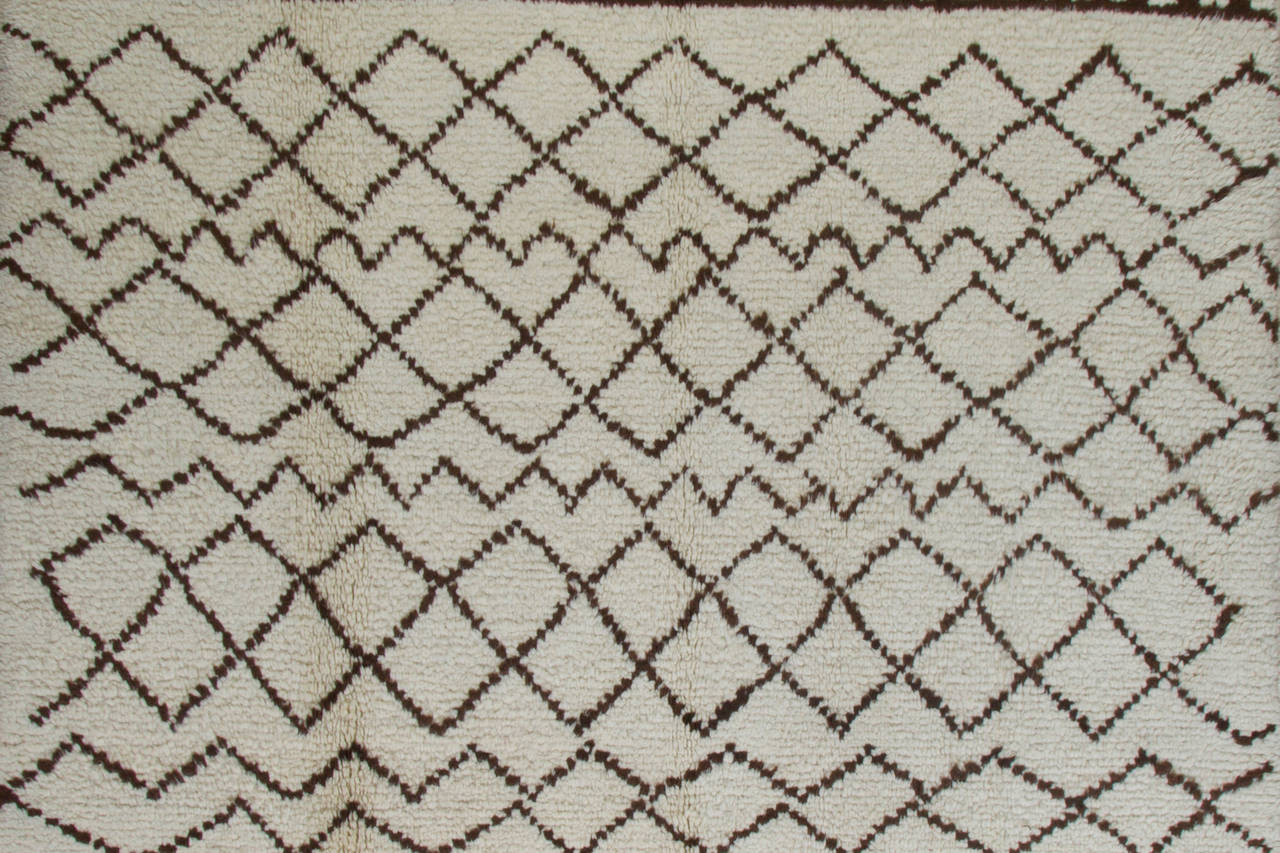 Contemporary Moroccan Rug Made of Natural Undyed Wool In Excellent Condition In Philadelphia, PA