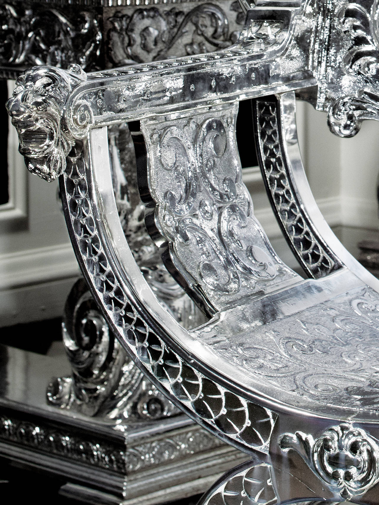Chrome Lion Chair In Excellent Condition For Sale In West Hollywood, CA