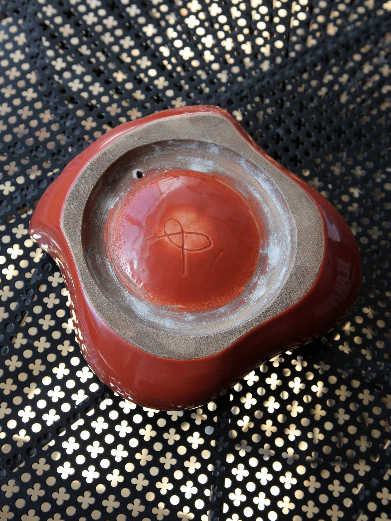 Patte d’Ours Ashtray with Stand by Georges Jouve and Mathieu Matégot In Excellent Condition In Brooklyn, NY
