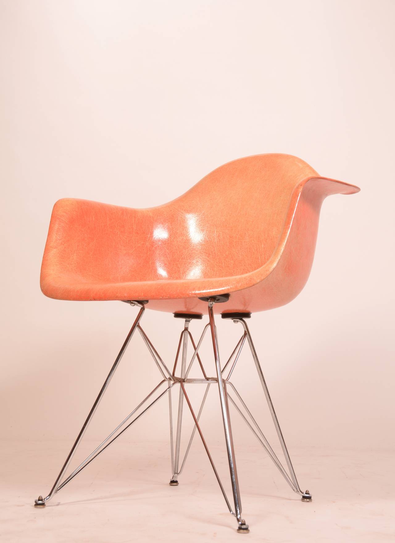 Mid-20th Century Early Eames Roped Edge Salmon Shell Chair by Zenith