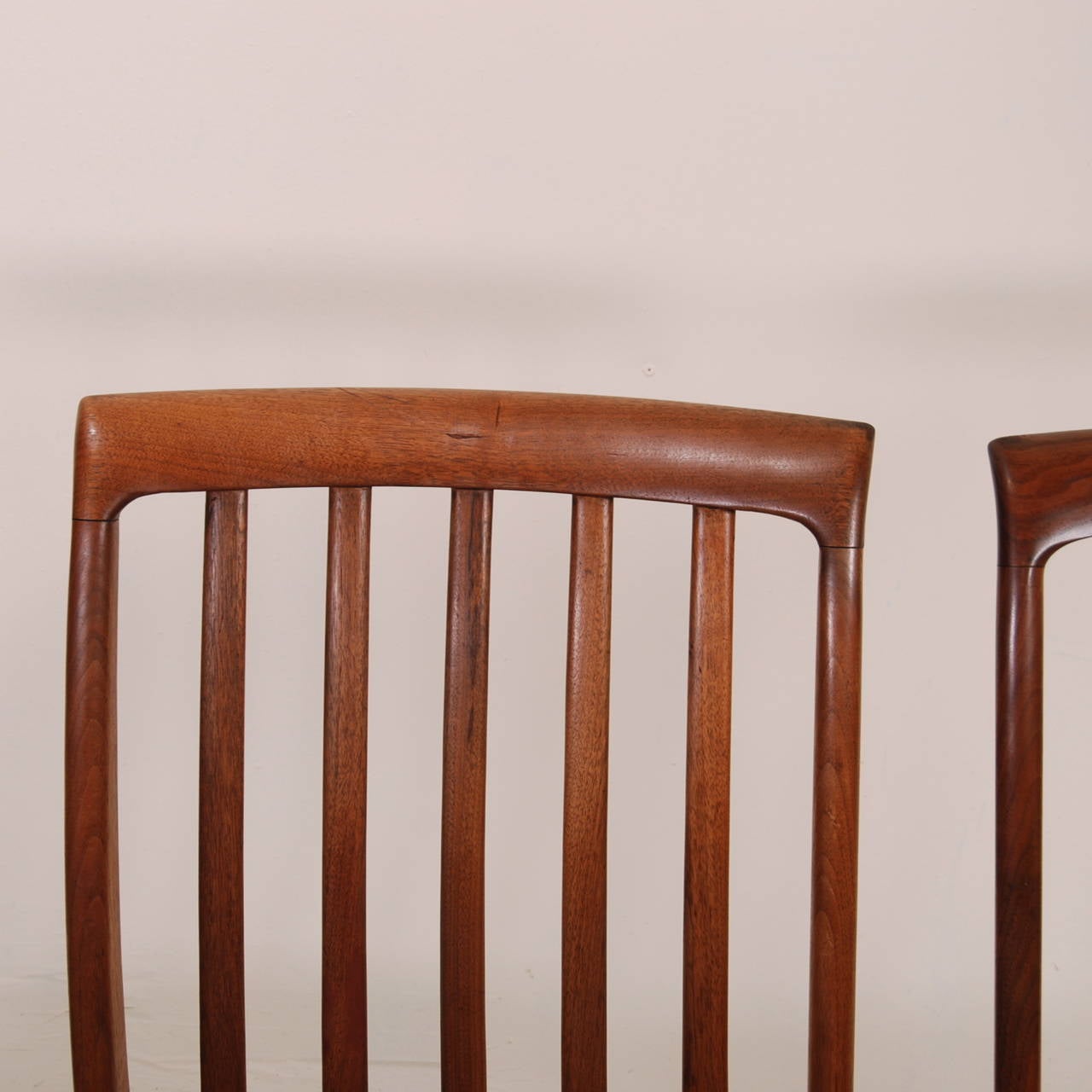 dux dining chairs