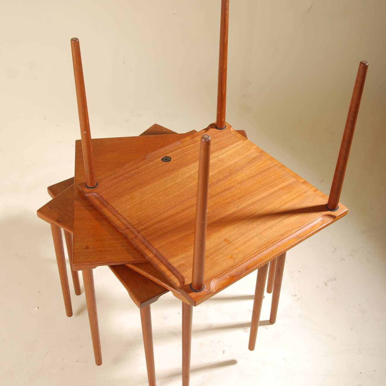 Four Stackable Peter Hvidt for John Stuart Danish Solid Teak End Tables In Excellent Condition In Los Angeles, CA