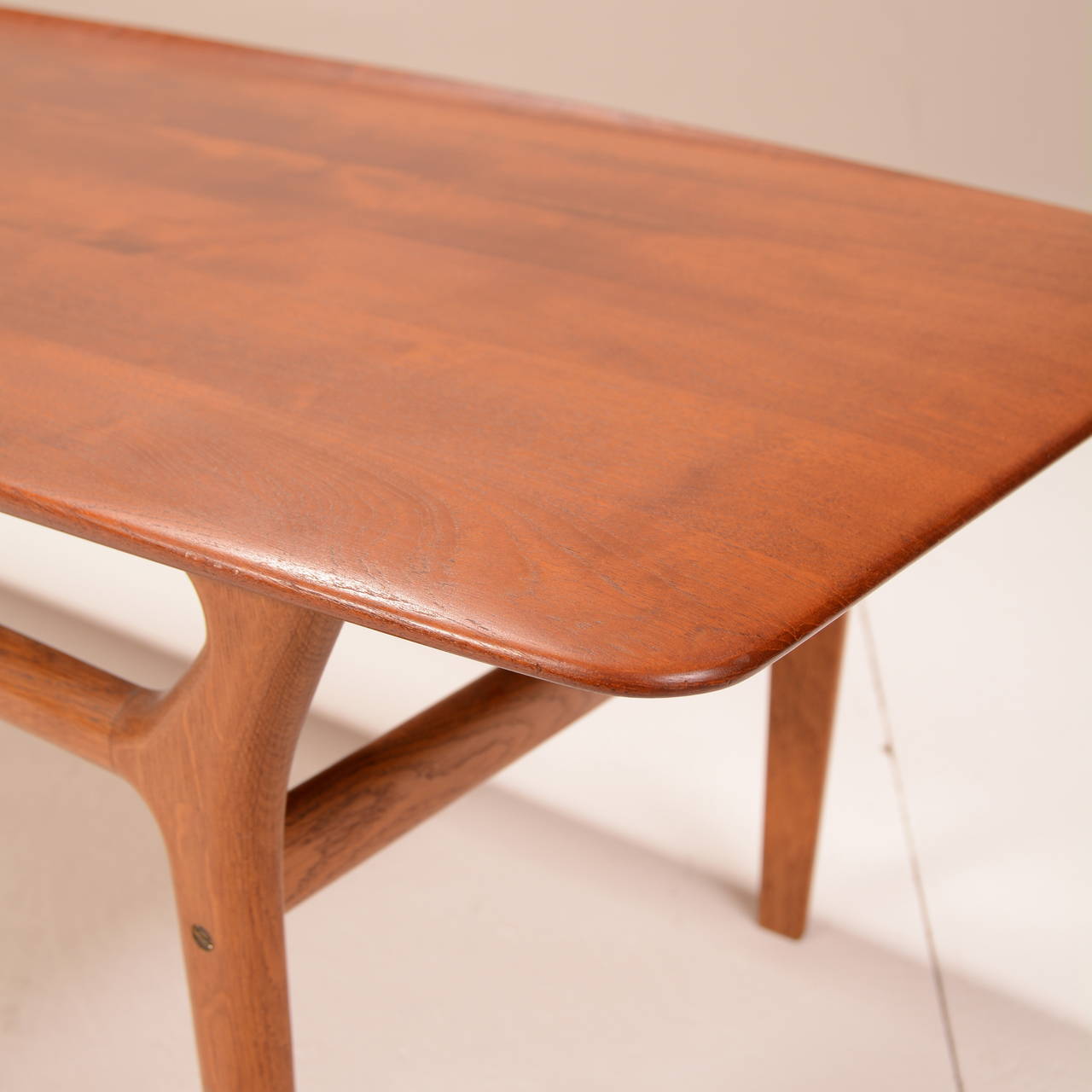 Solid Teak and Oak Coffee Table by Kurt Østervig for Jason Møbelfabrik In Excellent Condition In Los Angeles, CA