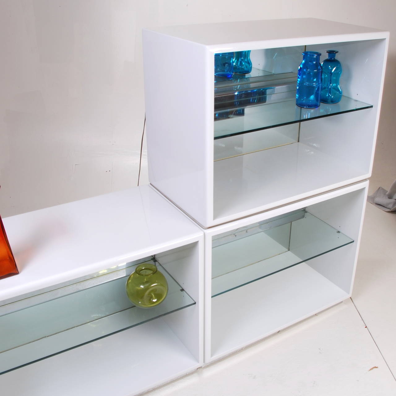Mid-Century Modern Mirrored Milo Baughman for Thayer Coggin White Lacquer Cabinets