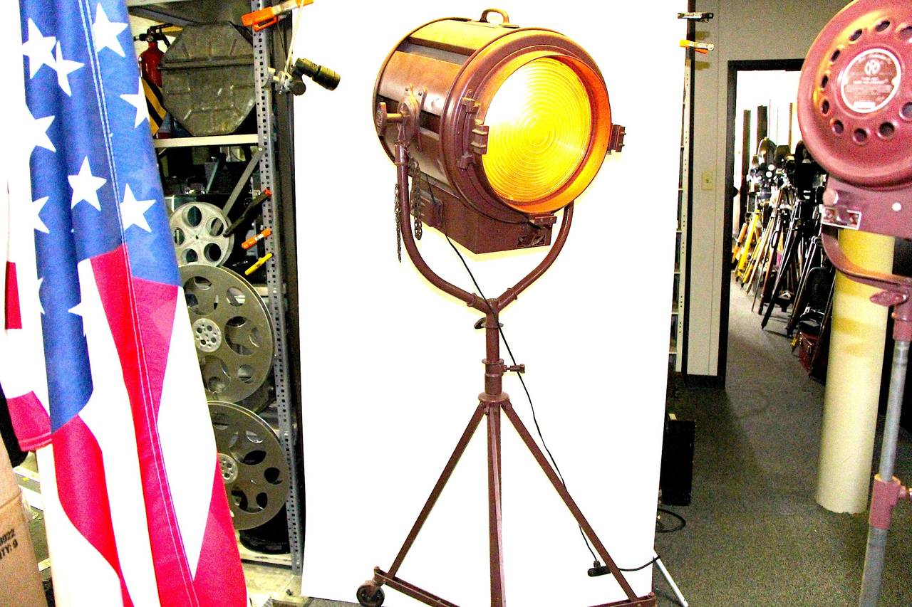 American Hollywood Studio 5000 Watt Floor Lamp Sculpture on Correct Castered Stand For Sale