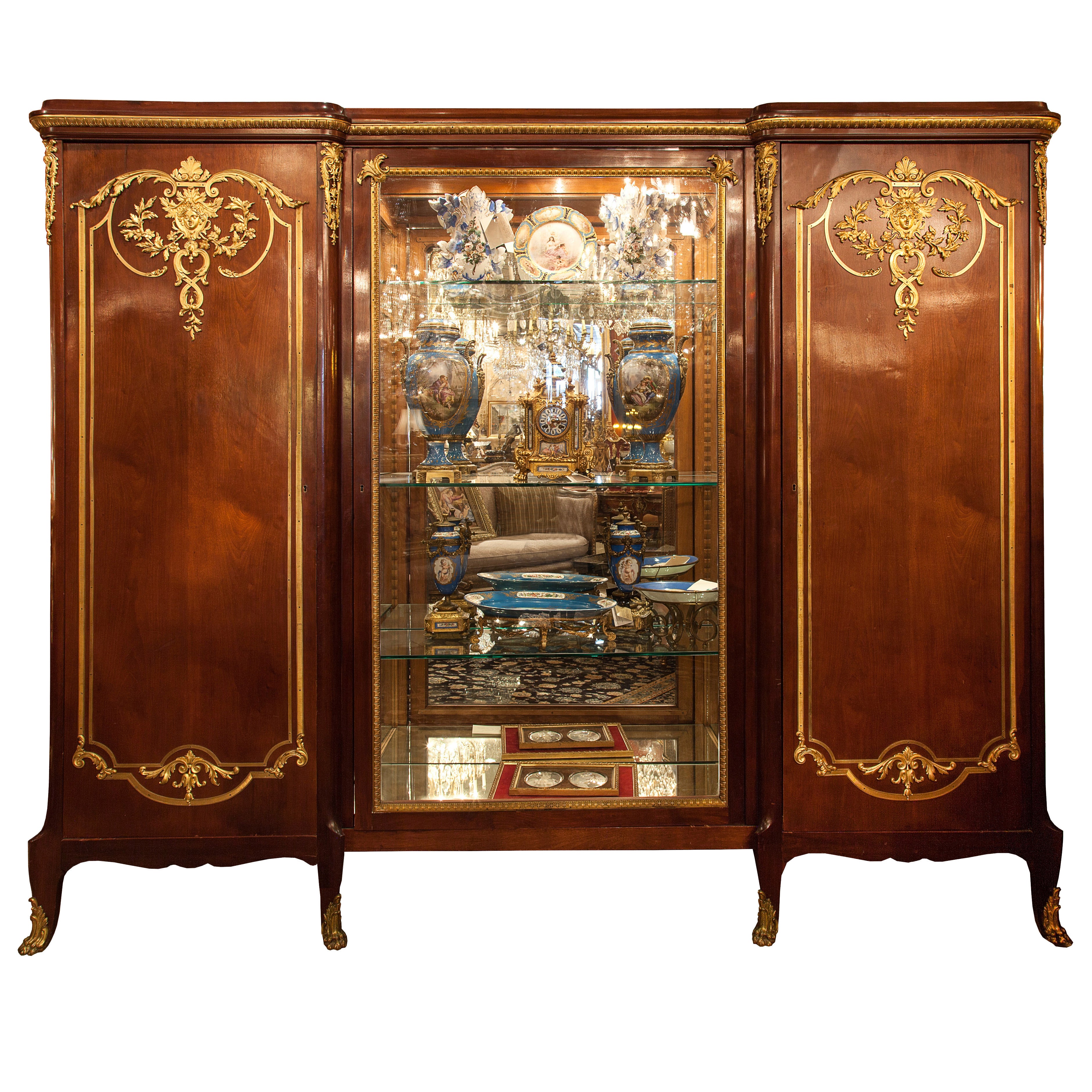 French 19th c.  Walnut  Display Cabinet, Louis XVI- style , bronze dore mounts  For Sale