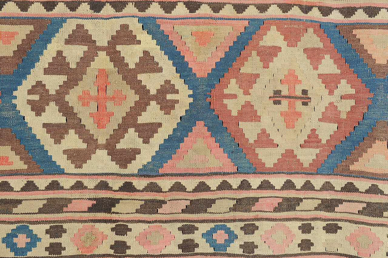 Old elegant Kilim Shirvan or Kazak (Caucasus) - nr. 2397
Rare pale colors.