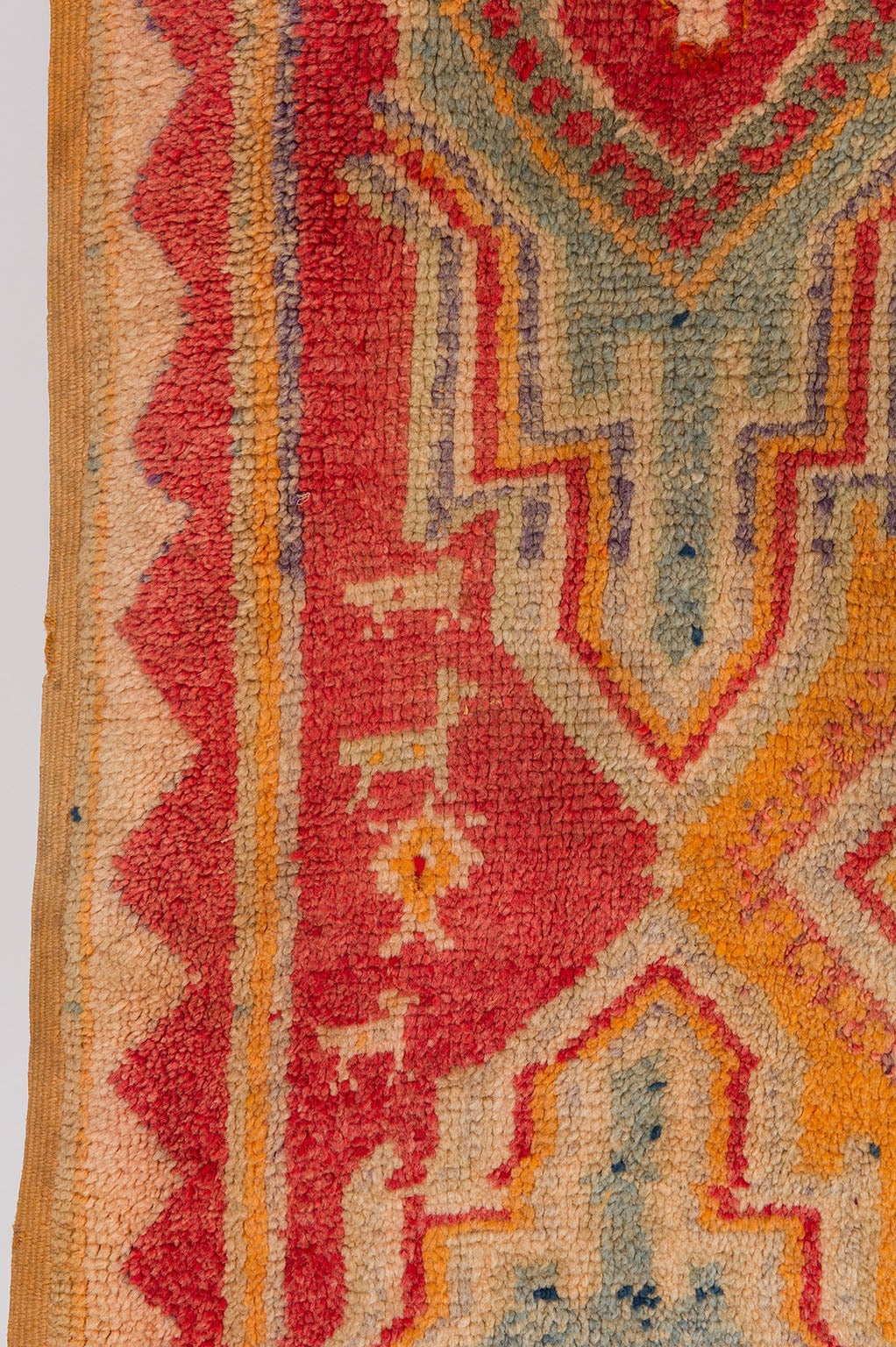 Vintage Ait Bougemmaz or Azilal  Moroccan Rug In Good Condition In Alessandria, Piemonte