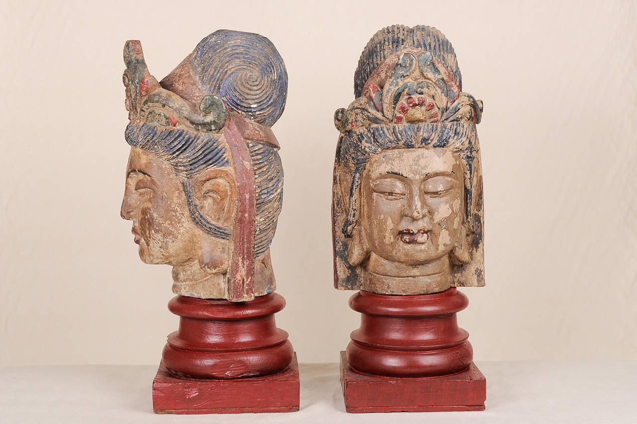  Wooden Sculptures of Buddha  on Bases with Polychromy Traces In Excellent Condition For Sale In Alessandria, Piemonte