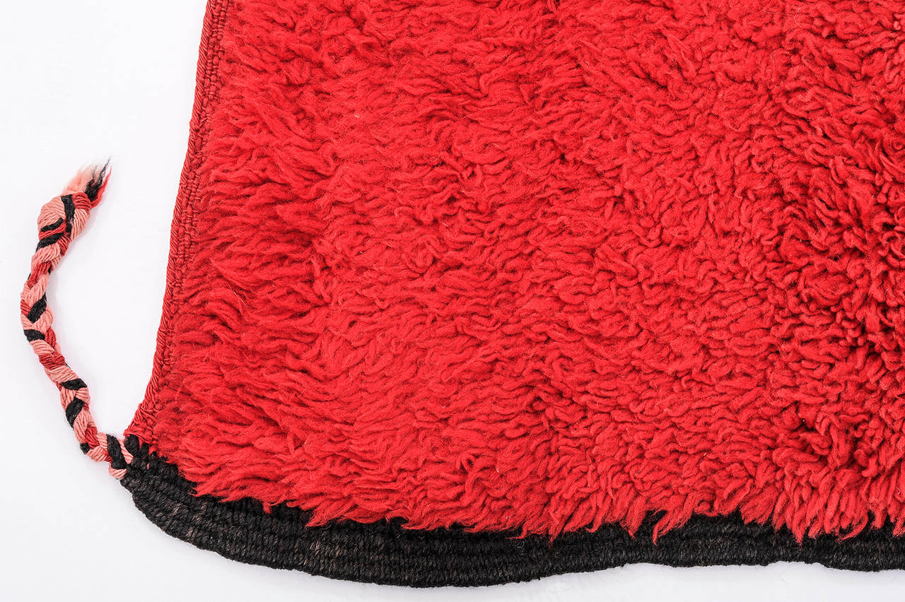    Lang  Roter MOROCCAN-Teppich im Vintage-Stil (Minimalistisch) im Angebot
