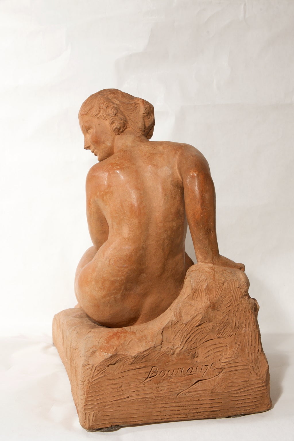 Terrakotta-Déco-Skulptur  Signiert Angenehme Nacktheit (Art déco) im Angebot