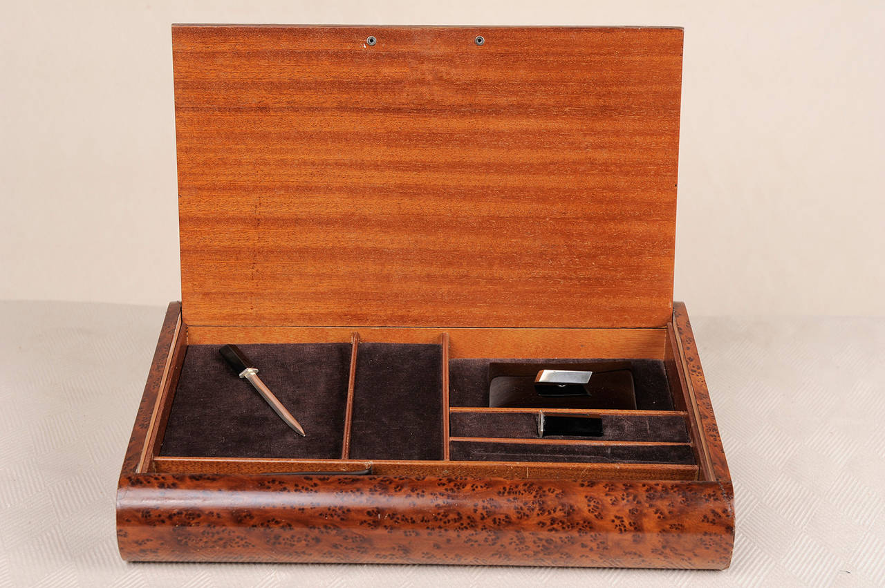 Very elegant briar-wood and silver box: travel writing set,
nr. O/1469.