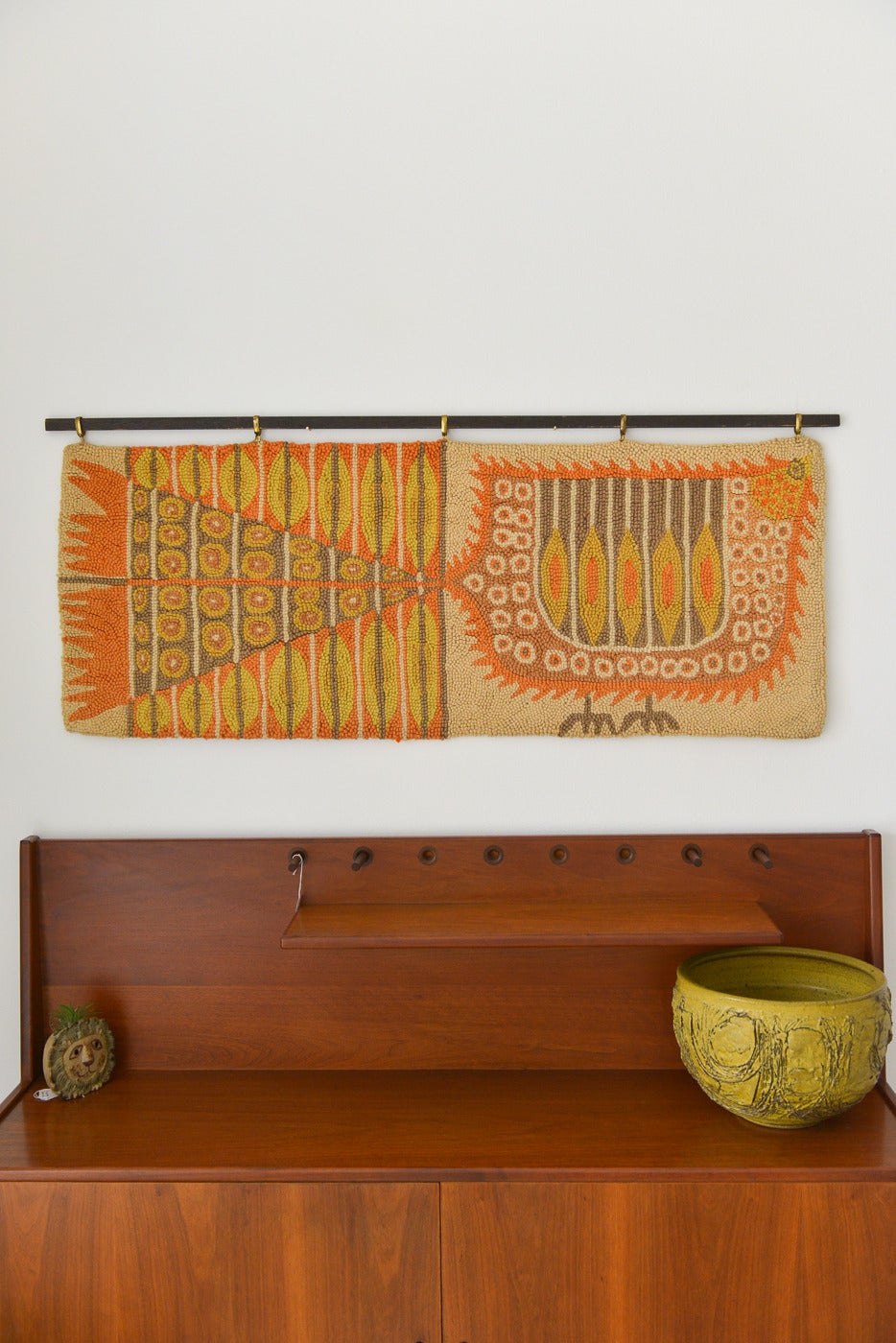 Rare pattern, this beautiful original Evelyn Ackerman hand hooked wool tapestry still retains the original ERA Industries label. A beautiful example of Ackerman’s designs, these beautifully made tapestries were designed by Evelyn in the 50’s and