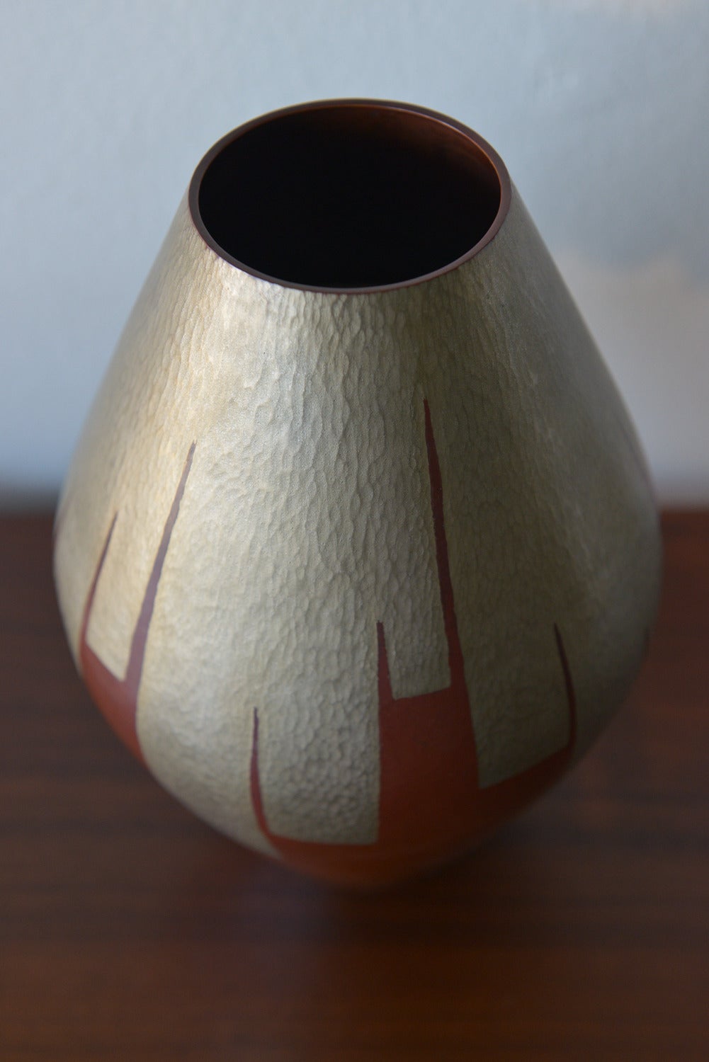 Rare and beautiful hand hammered copper vase with modern silver enamel design. Made by the Gyokusendo Corporation and Tsuiki Copperware of Tsubame City. Includes original paperwork. In mint condition, no marks or scratches. Original markings on