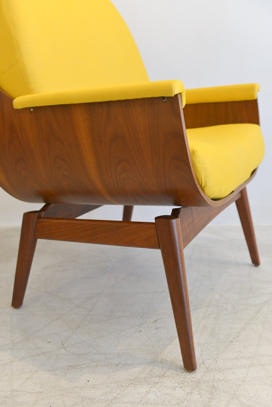 Walnut Bentwood Scoop Chair in Bright Yellow In Excellent Condition In Costa Mesa, CA