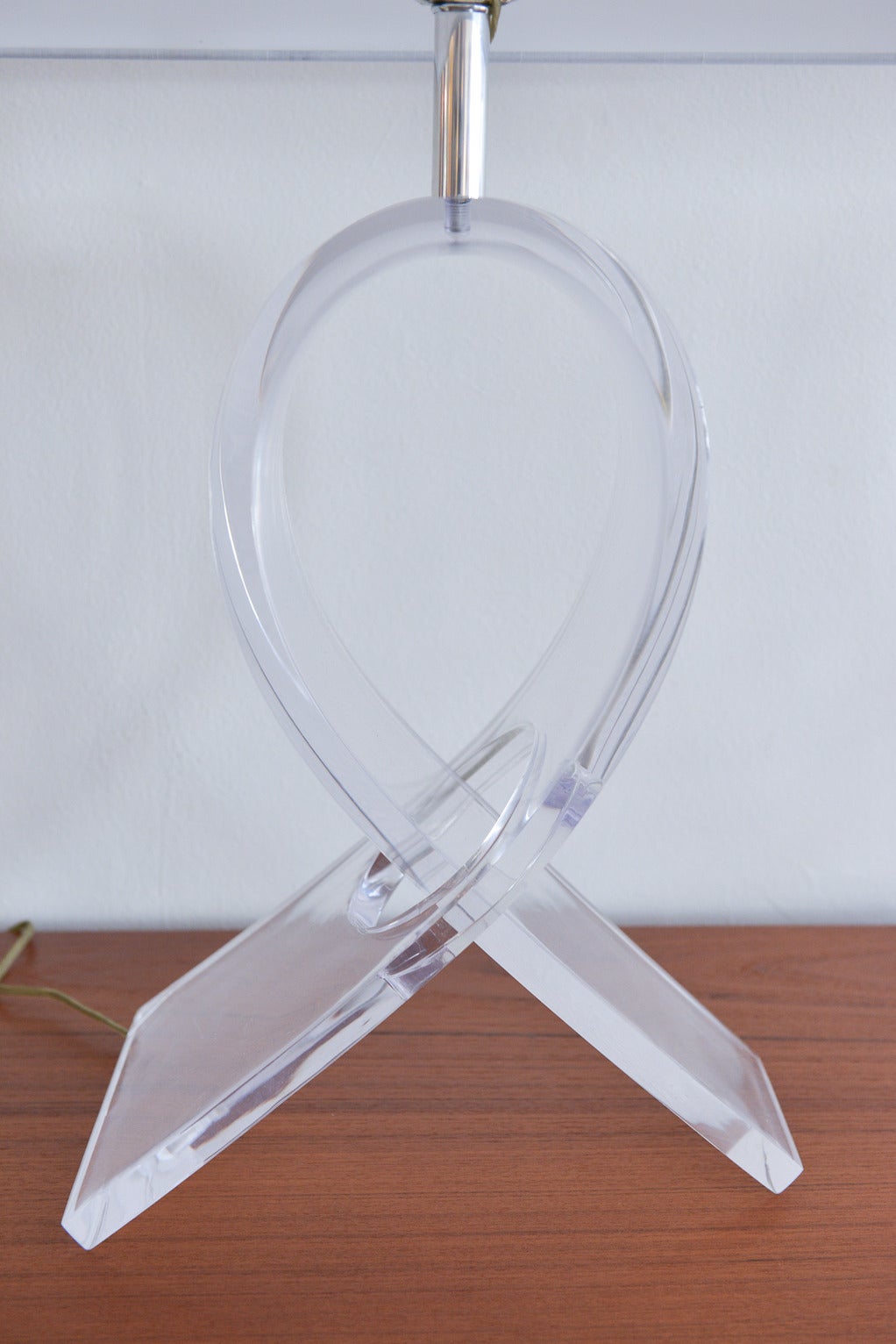 American Pair of Lucite Bow Tie Lamps by Herb Ritts for Astrolite