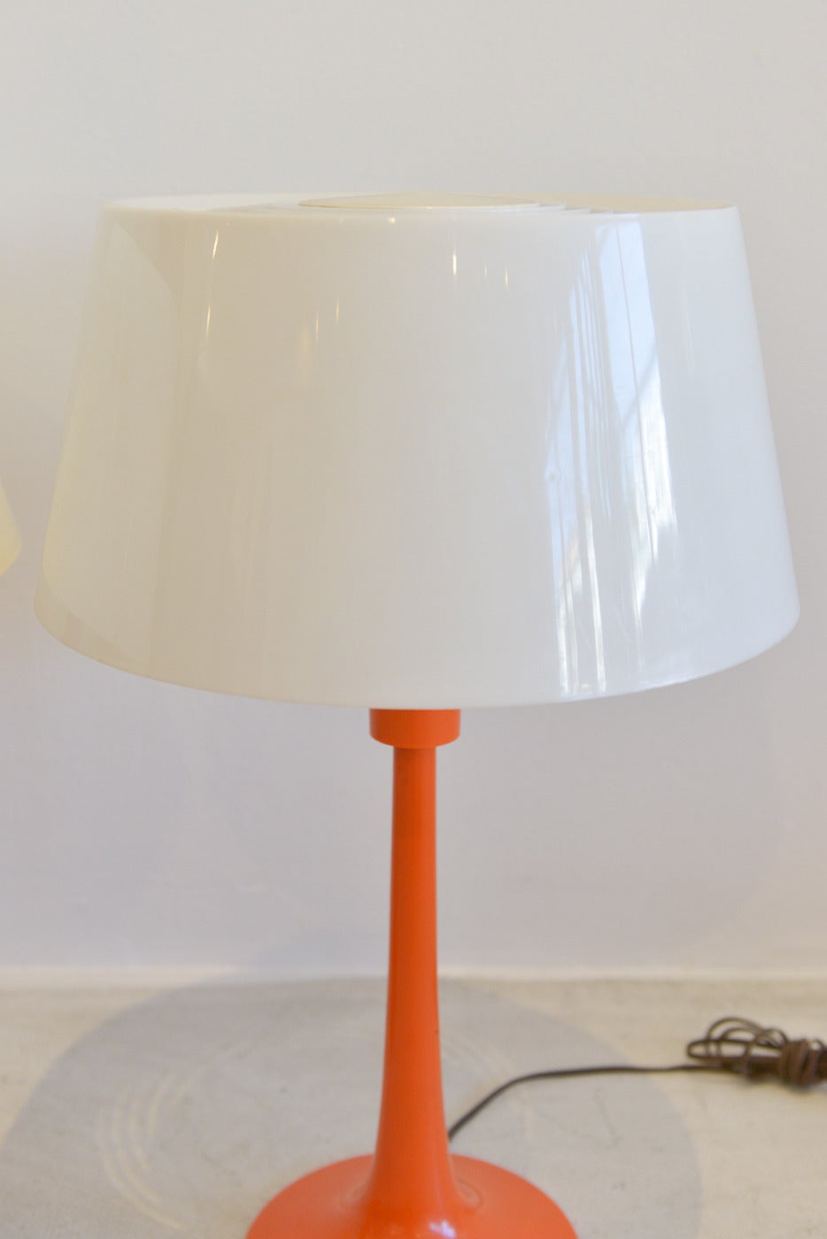 American Pair of Orange Table Lamps by Gerald Thurston for Lightolier