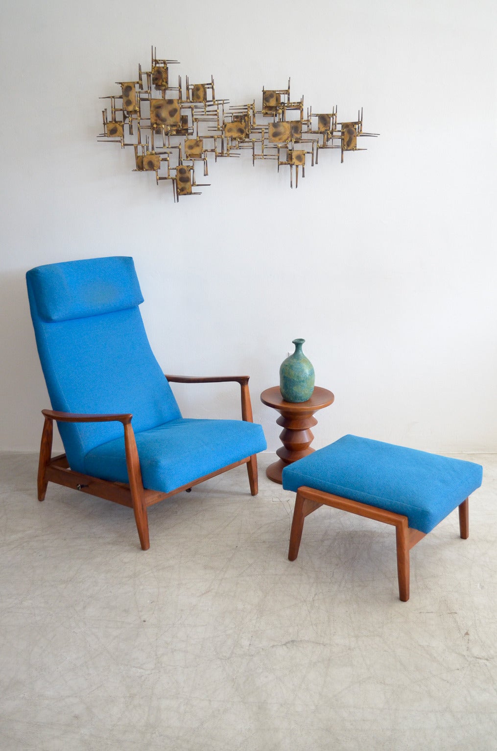 Milo Baughman for Thayer Coggin reclining high back lounge chair in royal blue wool vintage fabric with matching walnut ottoman that tilts for comfort.

Lounge chair has two settings, one is stationary and one locks into place with mechanism on