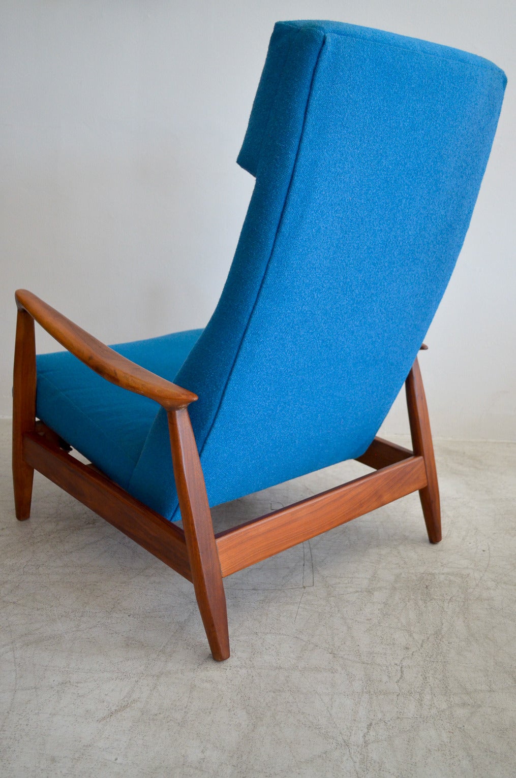 Milo Baughman Walnut Reclining Lounge Chair with Ottoman 3