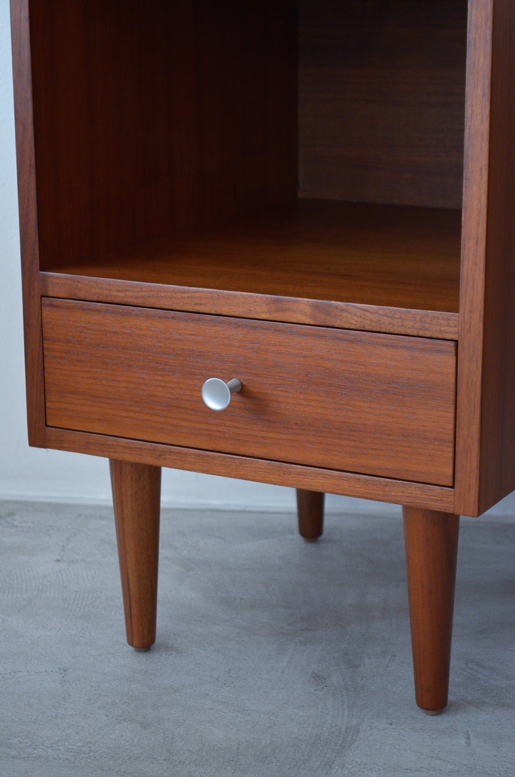 Pair of Walnut End Tables by Milo Baughman In Excellent Condition In Costa Mesa, CA