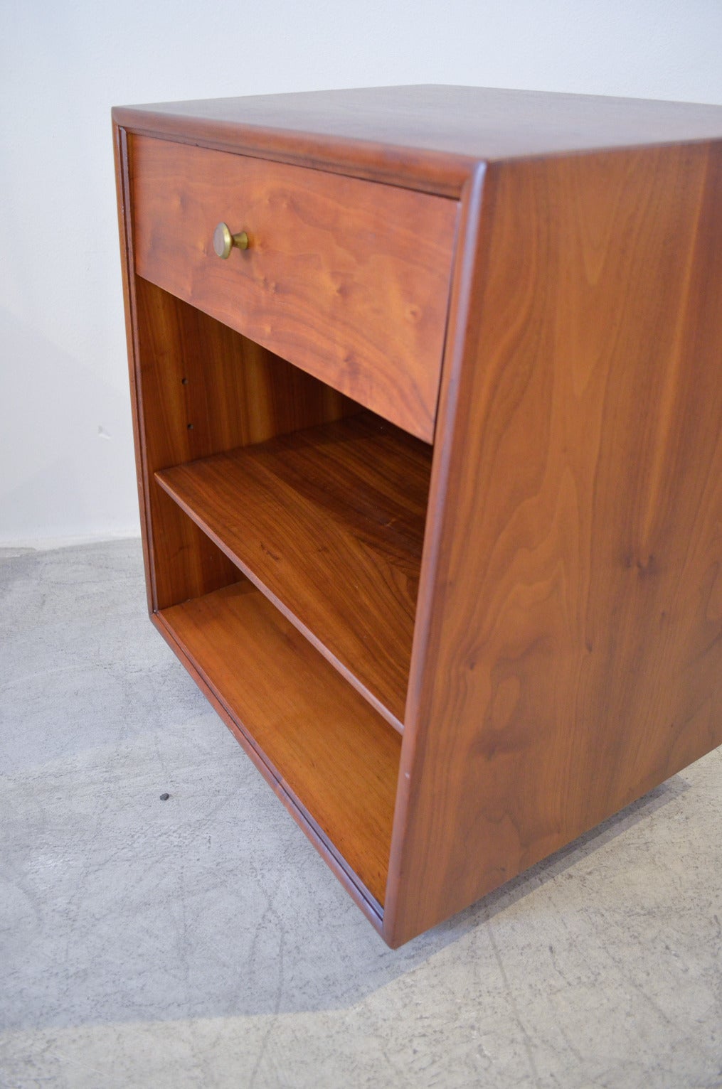Pair of Kipp Stewart for Drexel Side Tables or Nightstands In Excellent Condition In Costa Mesa, CA