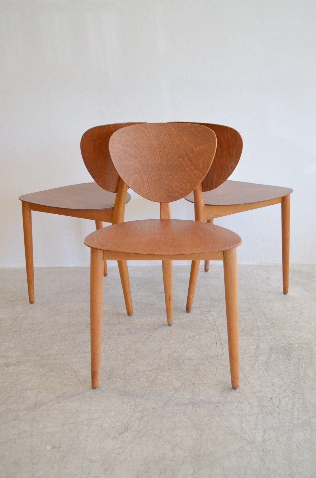 Important Max Bill Bentwood Tripod Dining Set In Excellent Condition In Costa Mesa, CA