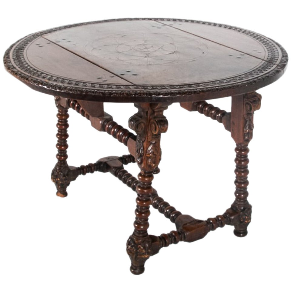A rare round drop-leaf wine table from Portugal, circa 1780. Fabulous rich patina from years of use, quality and design typical of the area. Makes a wonderful small dining table for a wine cellar or vineyard’s wine tasting room. In superior original