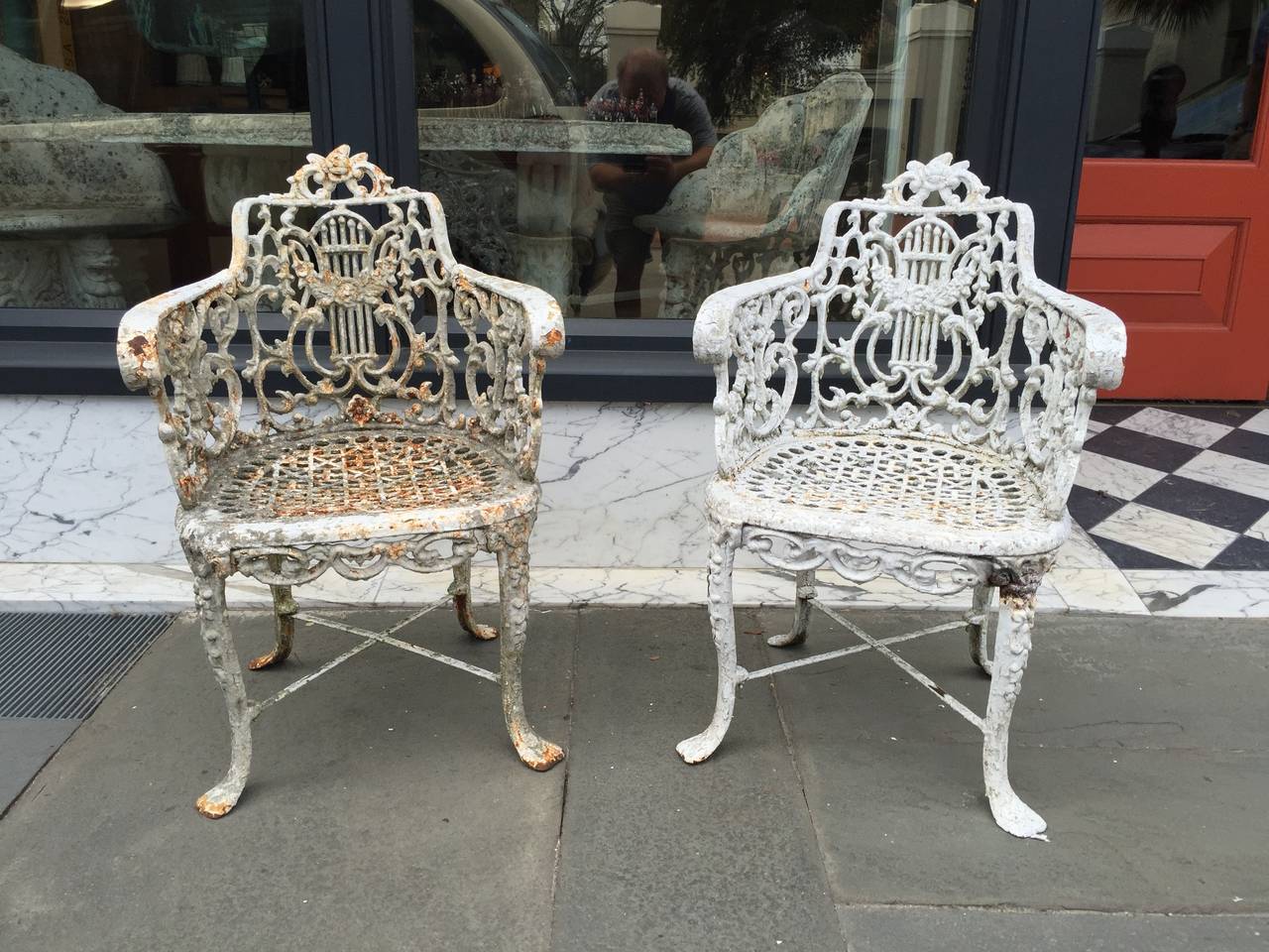Great Britain (UK) Pair of English Cast Iron Garden Chairs, Late 19th Century