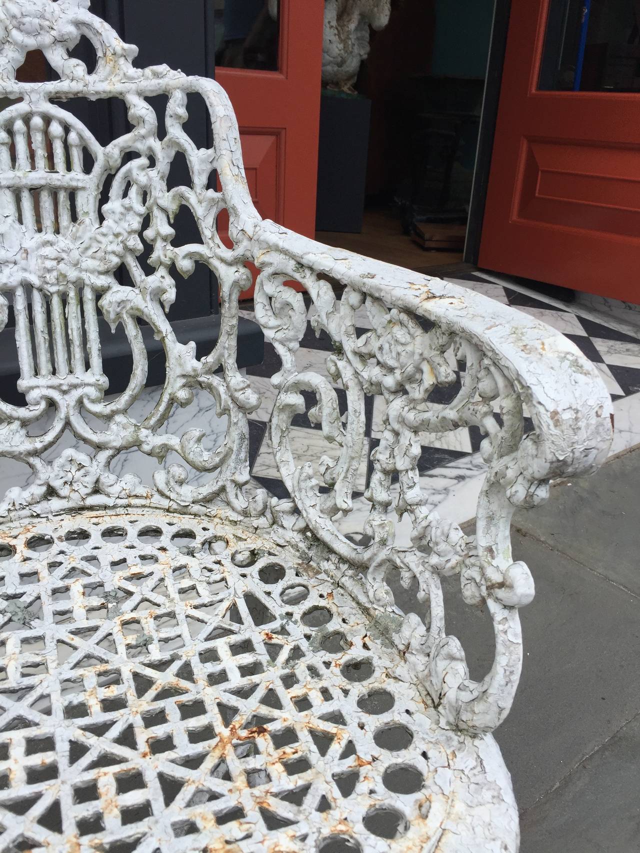 Pair of English Cast Iron Garden Chairs, Late 19th Century 1