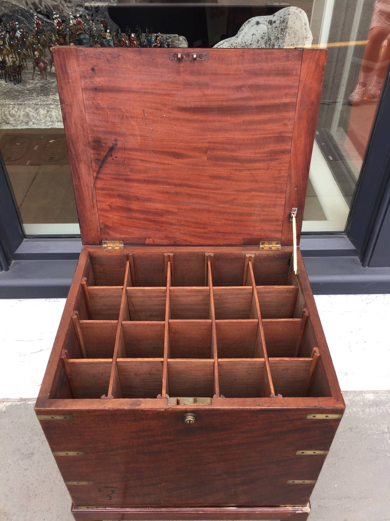 19th Century Bottle Case with Campaign Hardware of Mahogany In Excellent Condition In Charleston, SC