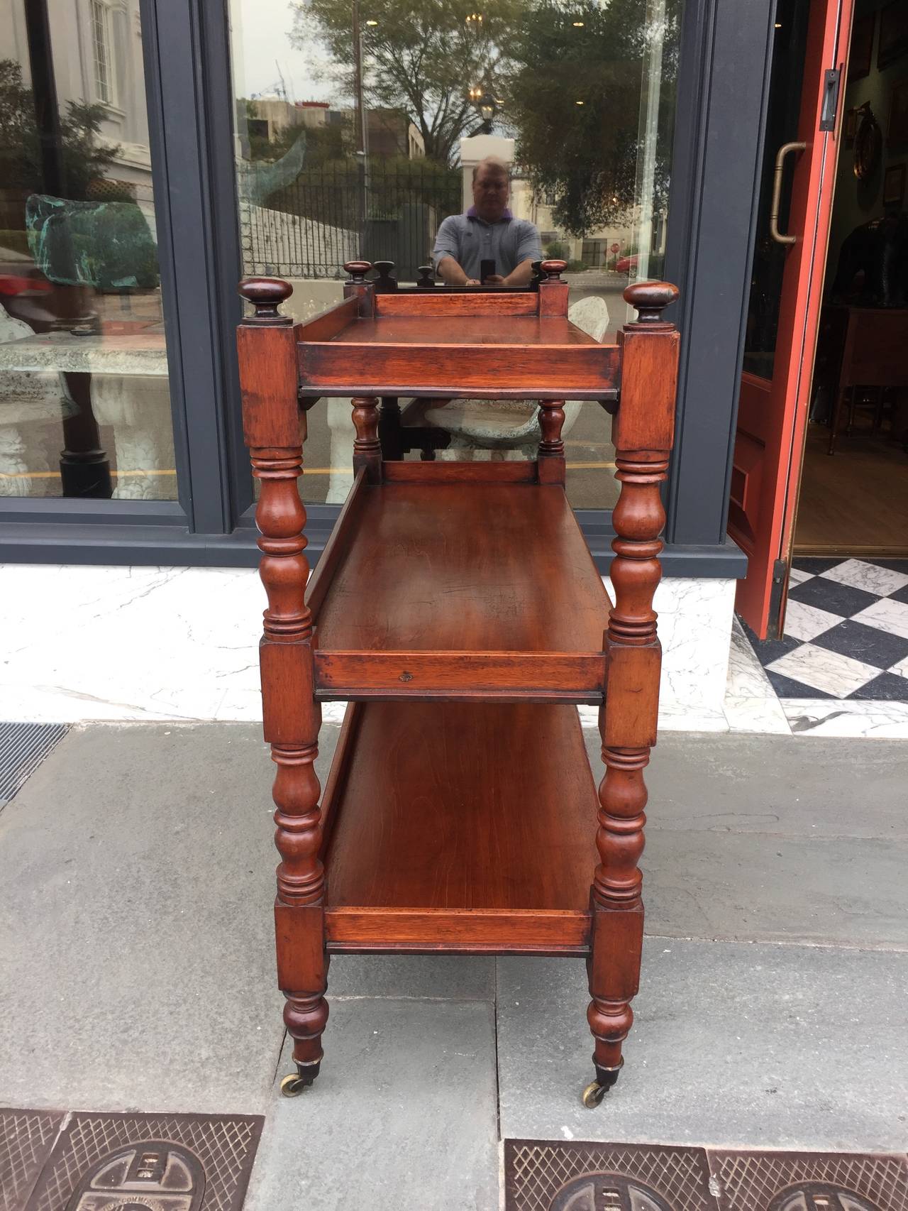 English mahogany 3 tier trolley c.1840 In Excellent Condition In Charleston, SC
