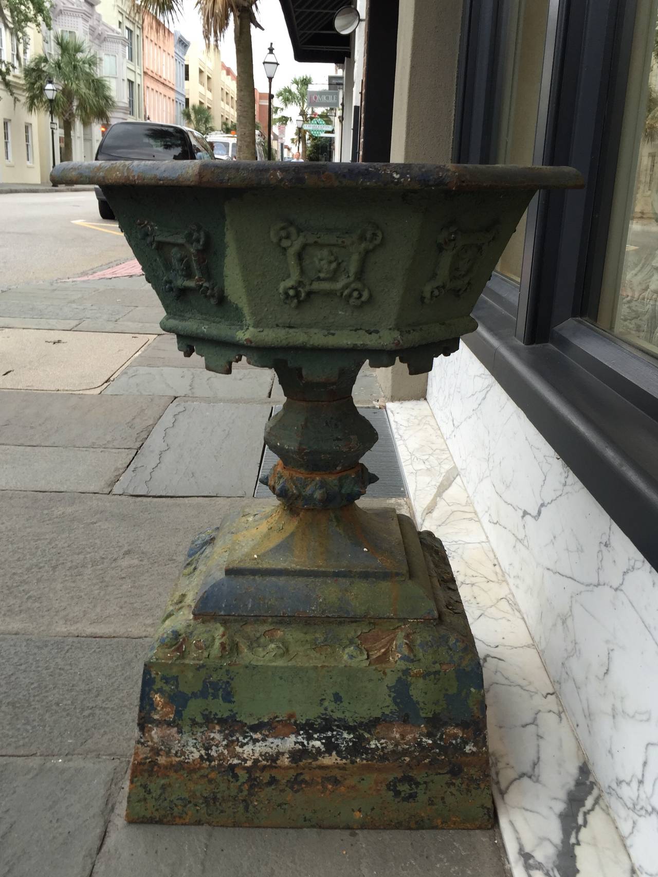 Single Cast Iron Urn with Octagonal Shape Top, Late 19th Century 1