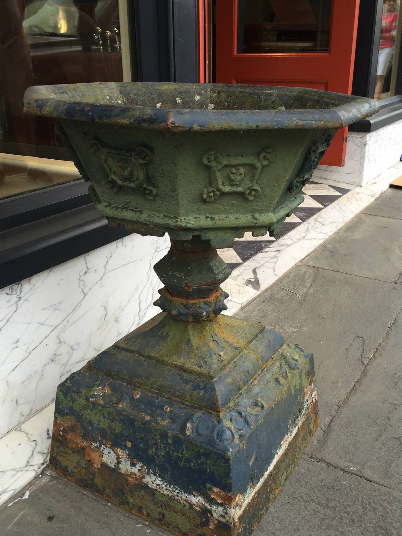 Single Cast Iron Urn with Octagonal Shape Top, Late 19th Century 2